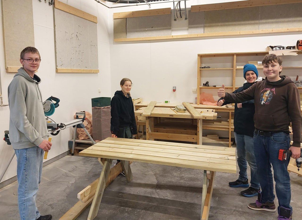 Elevar som har bygd rastebord. Foto: Stryn vgs
