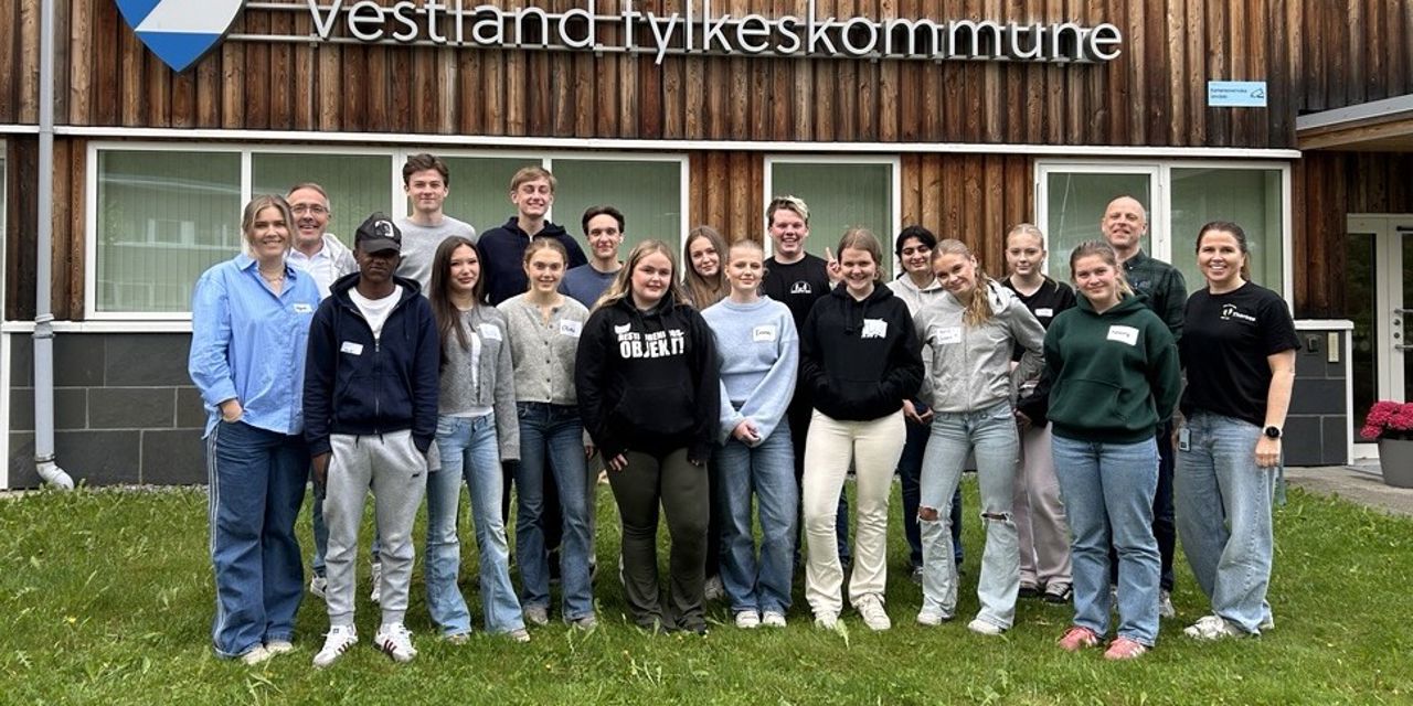 Bilde av elevmentorane på Stryn vgs skuleåret 2026/2027. Foto: Stryn vgs 