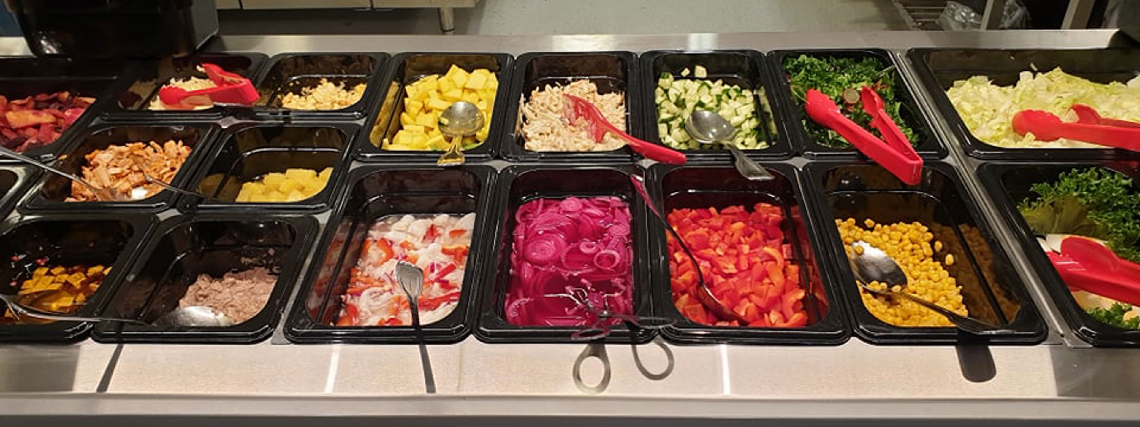 Salatbar   Foto: Stryn vgs