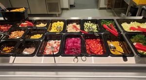 Salatbar Foto: Stryn vgs