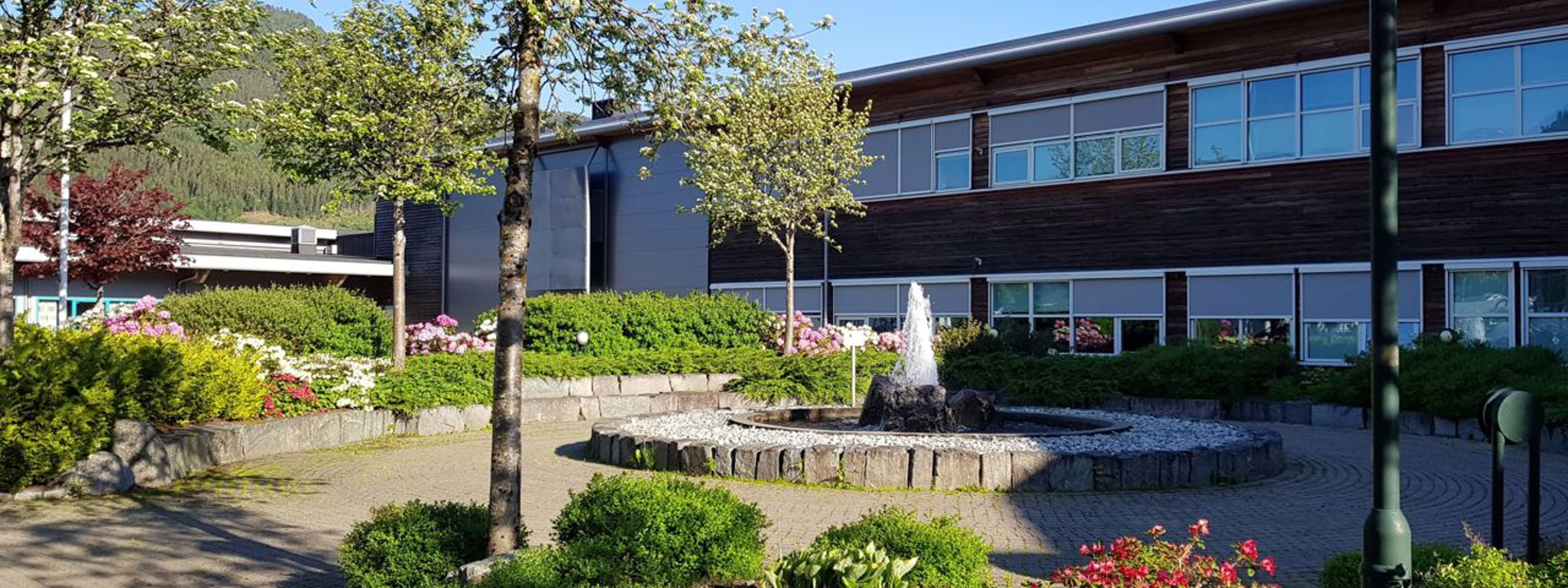 Fontena ved Stryn vgs. Foto: Stryn vgs