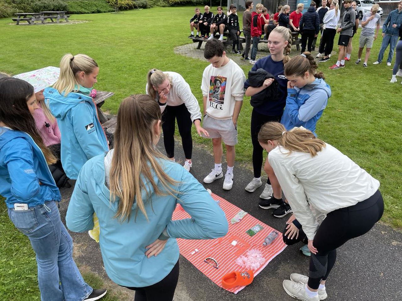 Kims-leik på Bli kjent-dag. Foto: Stryn vgs