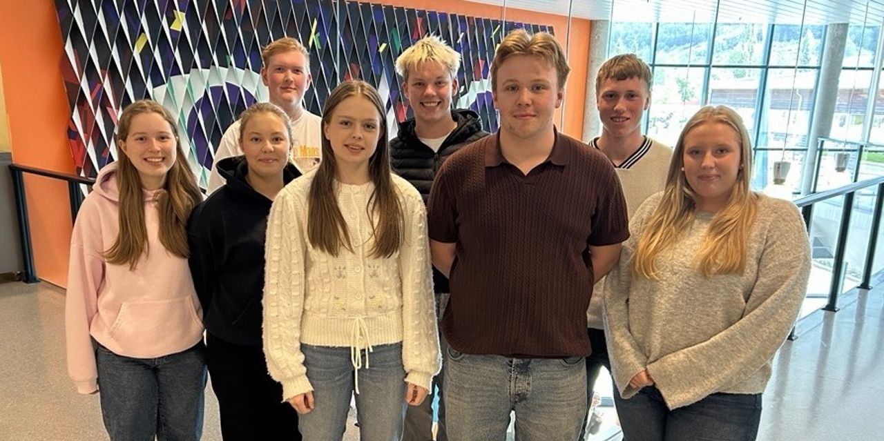 Bilde av medlemmane i elevrådsstyret 2025/2026. Foto: Therese Dispen, Stryn vgs