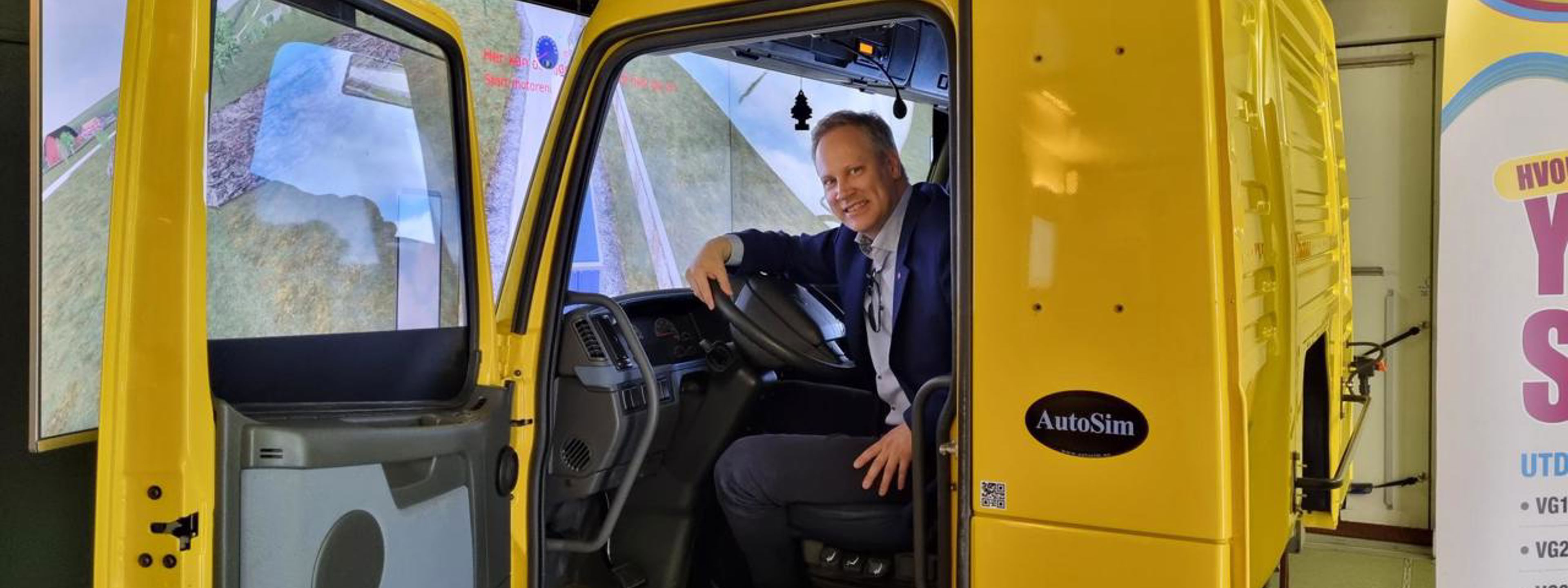 Samferdselsminister Jon-Ivar Nygård bak rattet