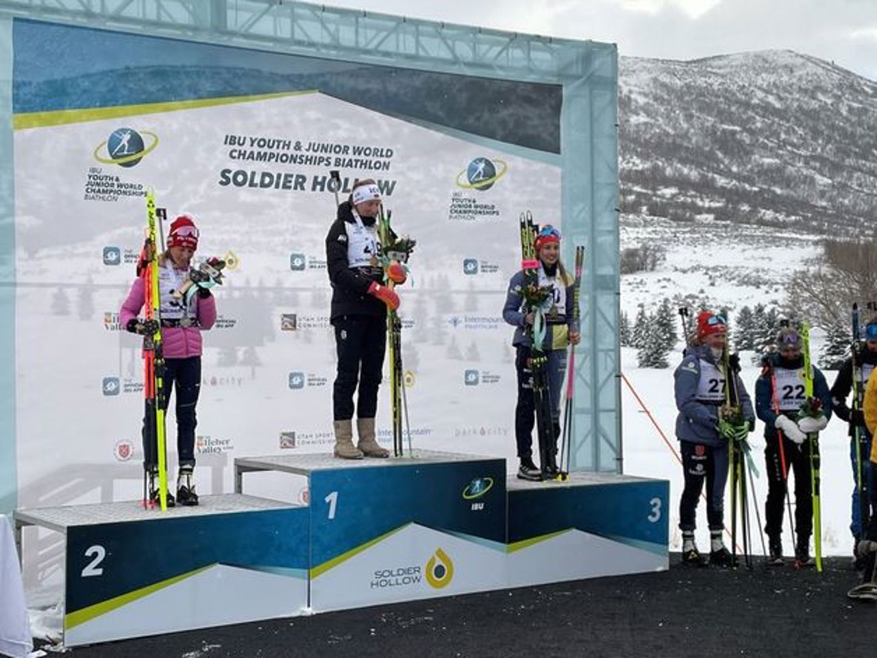 Bilde av sigerspallen etter spriten i junior-VM med Maren på toppen Foto: Vidar Stavik