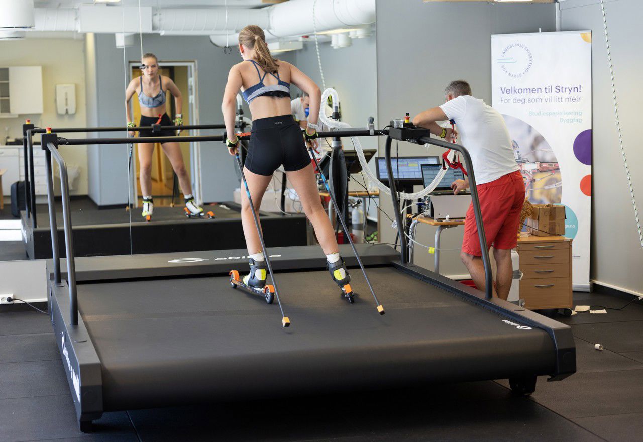 Elev på rulleskimølle. Foto: Reed foto